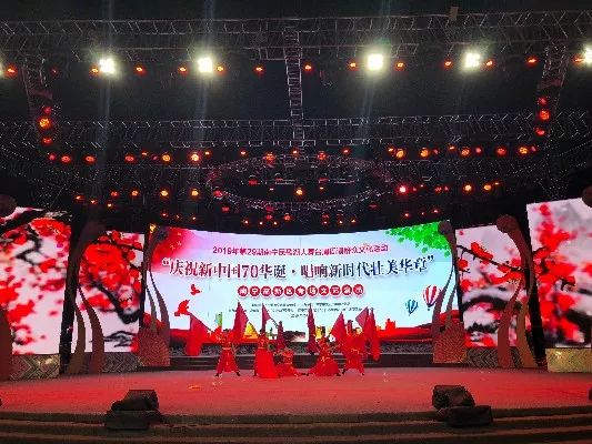基层群众登台亮相，精彩歌舞展现时代风采——高新区专场文艺演出在南宁民歌湖大舞台上演