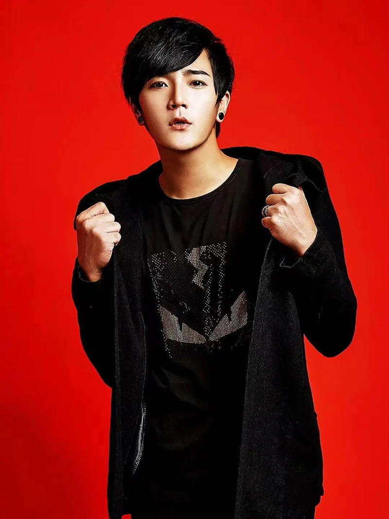 青春集结号再度吹响！1月24日晚南宁百益上河城，“511老友现场”追光音乐企划第二弹热血开唱！