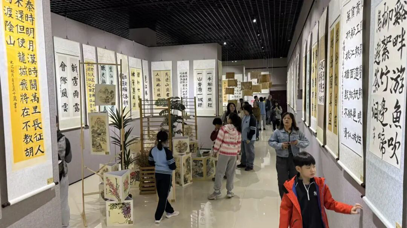 公益绘邕城，志愿暖童心｜“图说南宁”艺术展崭新启航